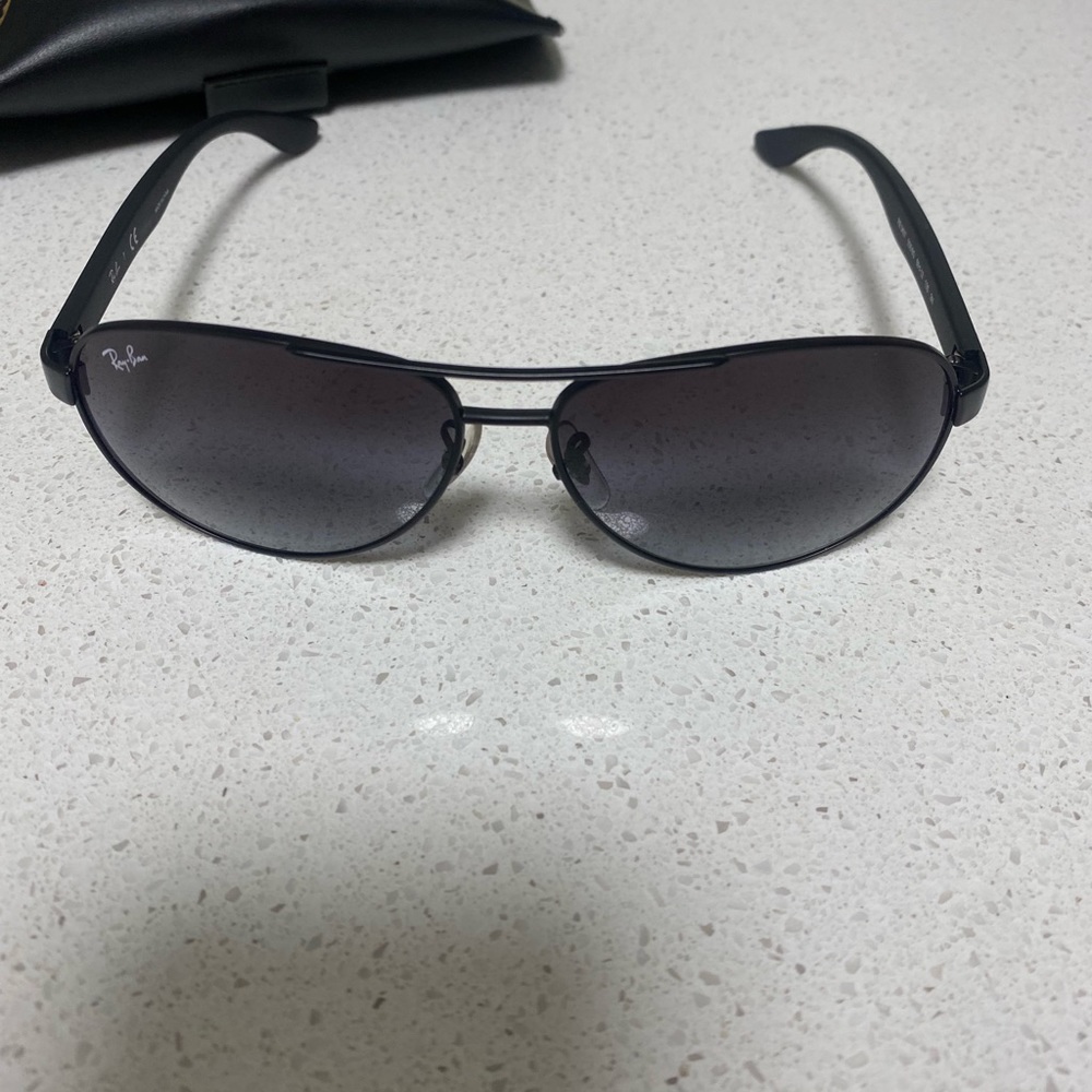 Aviator Raybans - Picture 5 of 6